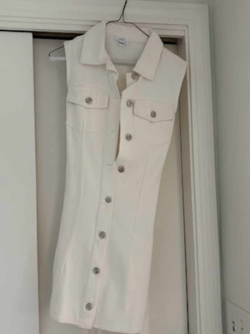 Bobbles & Lace White Sleeveless Denim Button-Front Mini Dress - Small